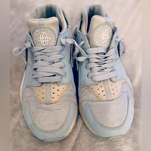 Nike Air Huarache Baby Blue